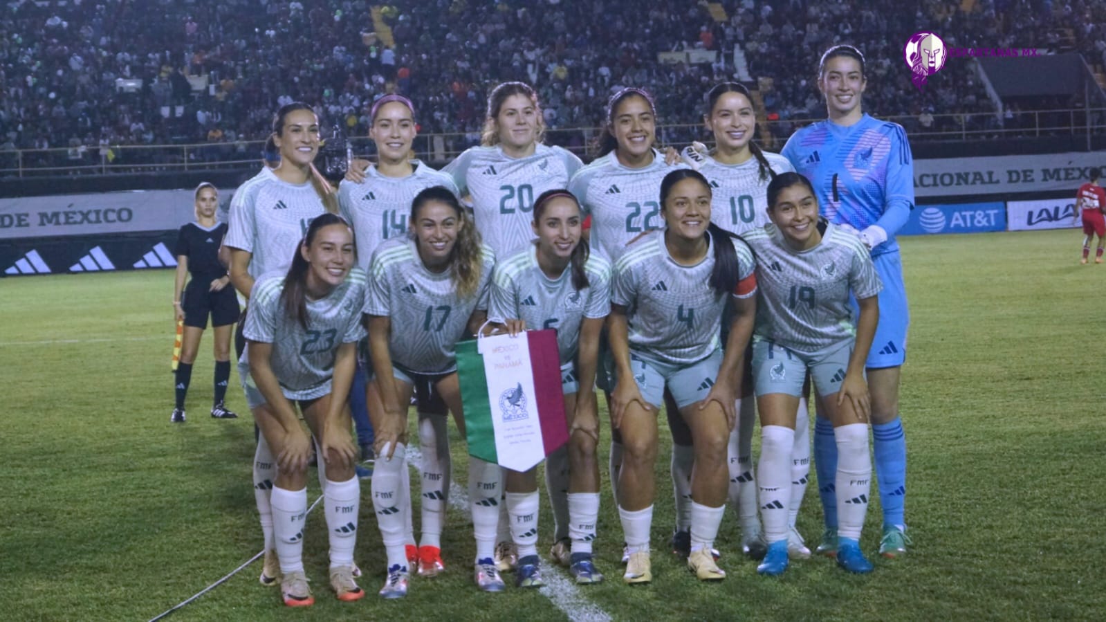 Andrea Rodebaugh explicó la importancia del “entrenamiento invisible” y la disciplina fuera del campo de la seleccionadas mexicanas 